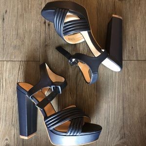 Jewel by Badgley Mischka Navy Strappy heel